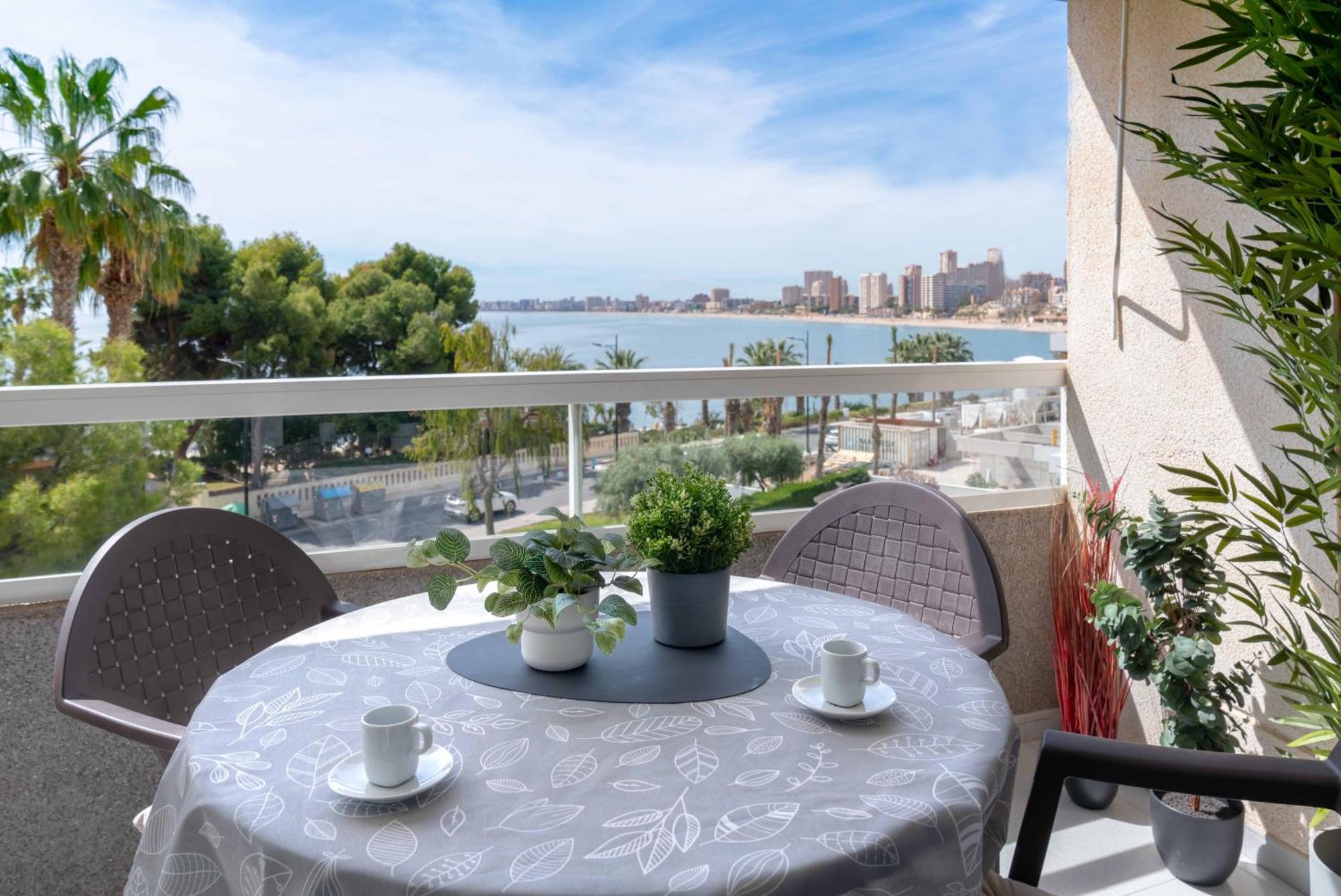 B L U E: Muchavista Sea View * El Campello